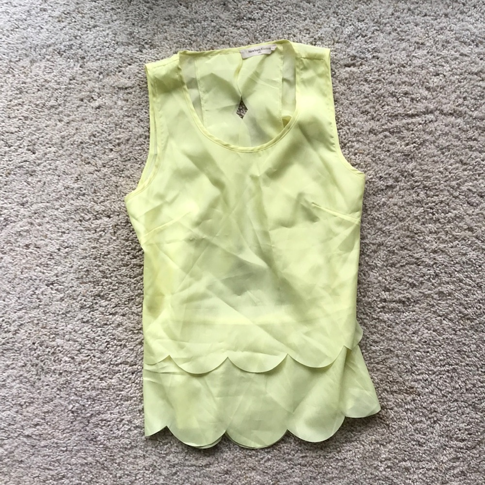 Yellow scalap rounded edges shirt